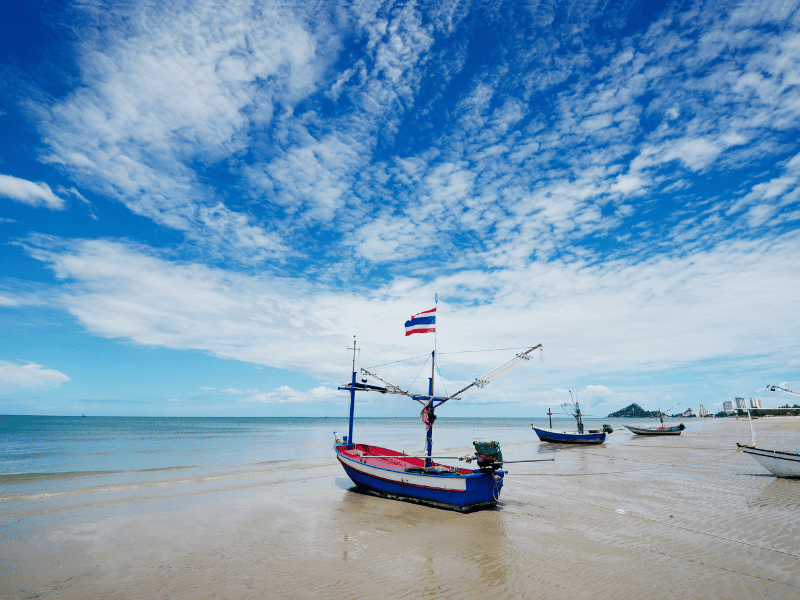 Boot am Strand von Hua Hin