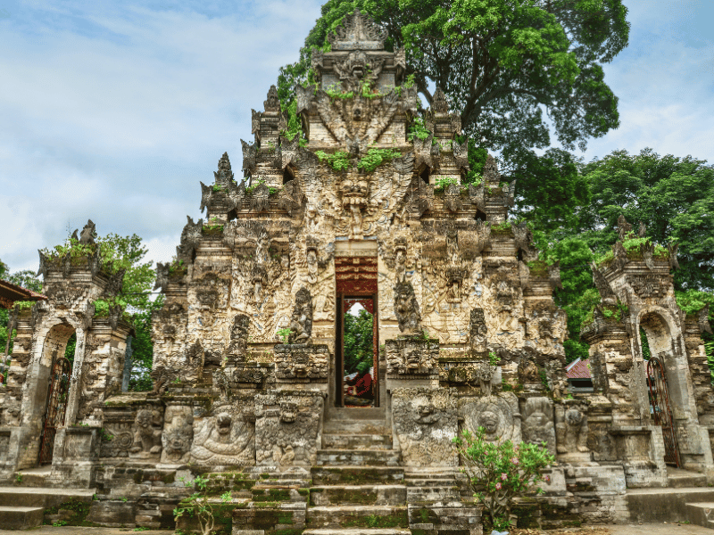 Steintempel in Mataram auf Lombok