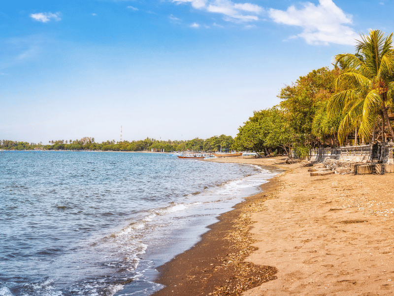 Strand in Lovina auf Bali