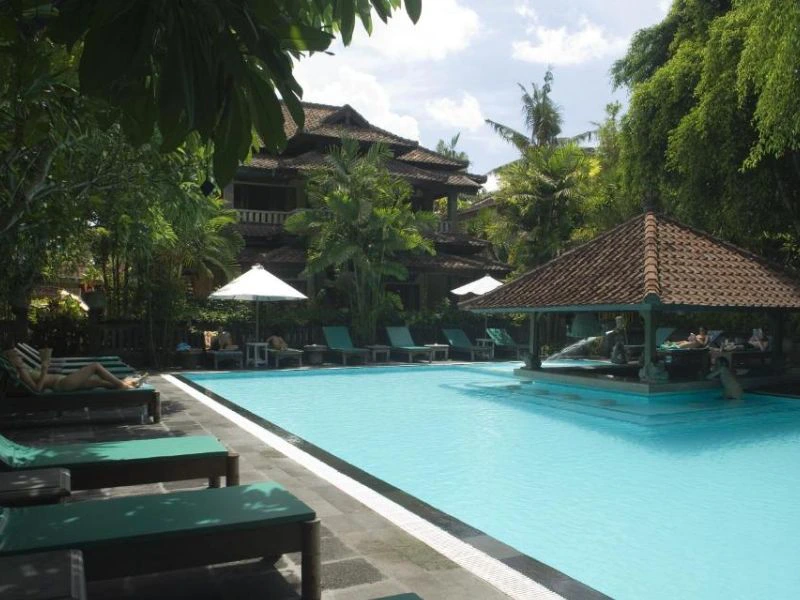 Hotelpool in jimbaran, Indonesien