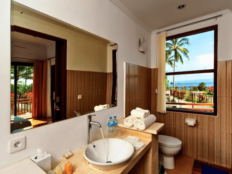 Hotelbad in Candidasa auf Bali