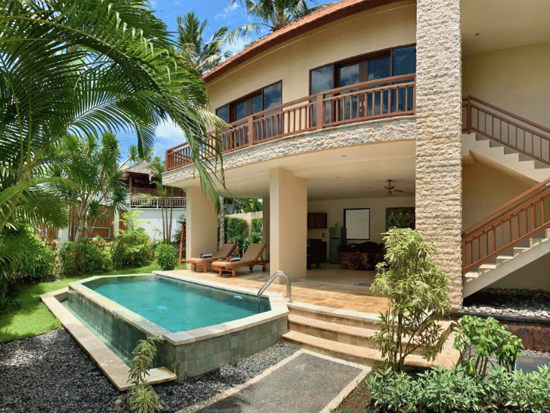 Hotelpool in Candidasa