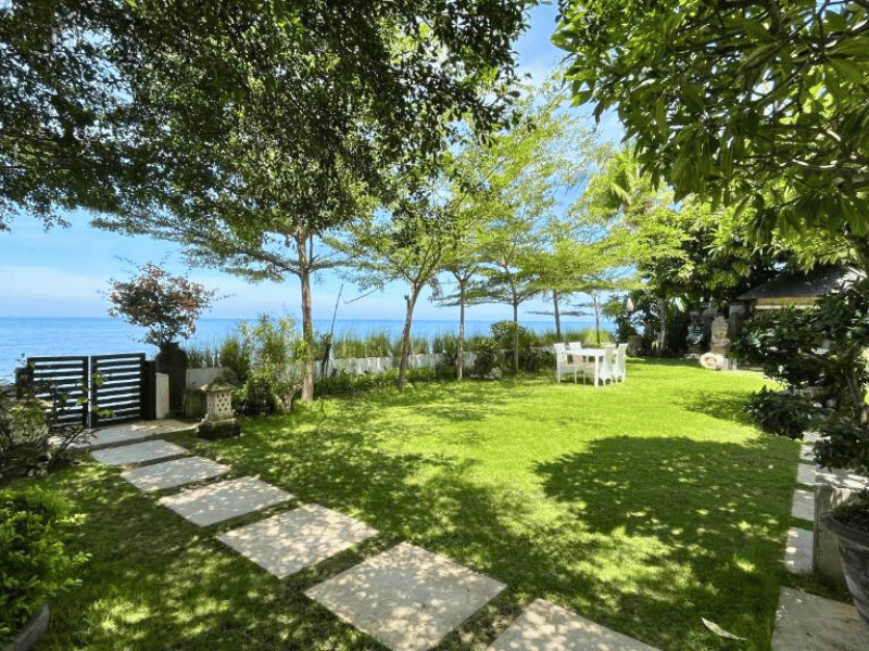 Direkter Strandzugang vom Boutique Hotel in Lovina auf Bali