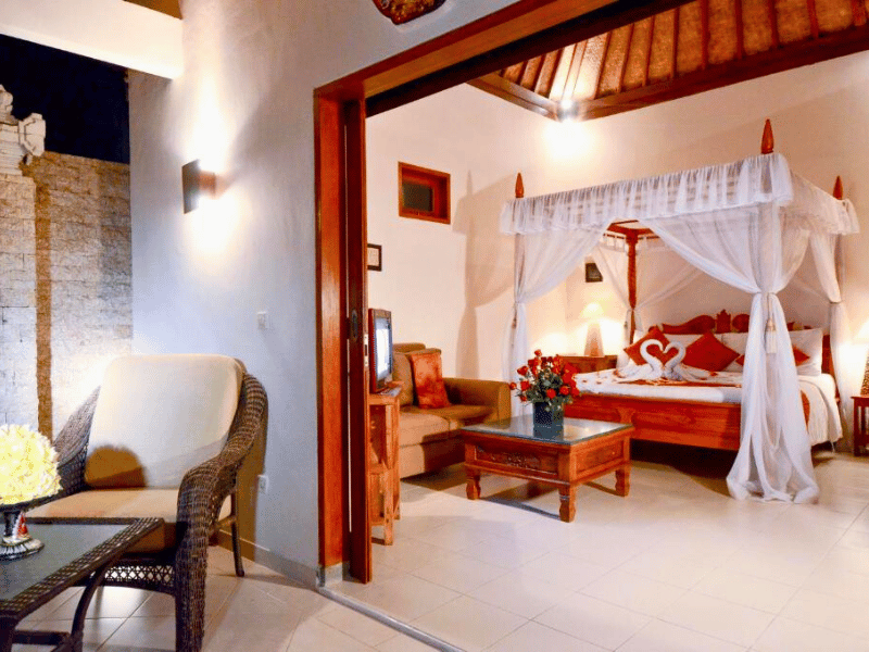 Romantisches Doppelzimmer in Tirtagangga im Wasserpalast auf Bali