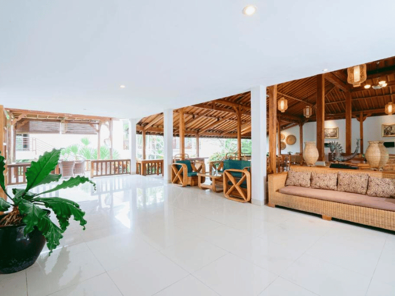 Hotellobby zwischen den Reisfeldern in Ubud auf Bali