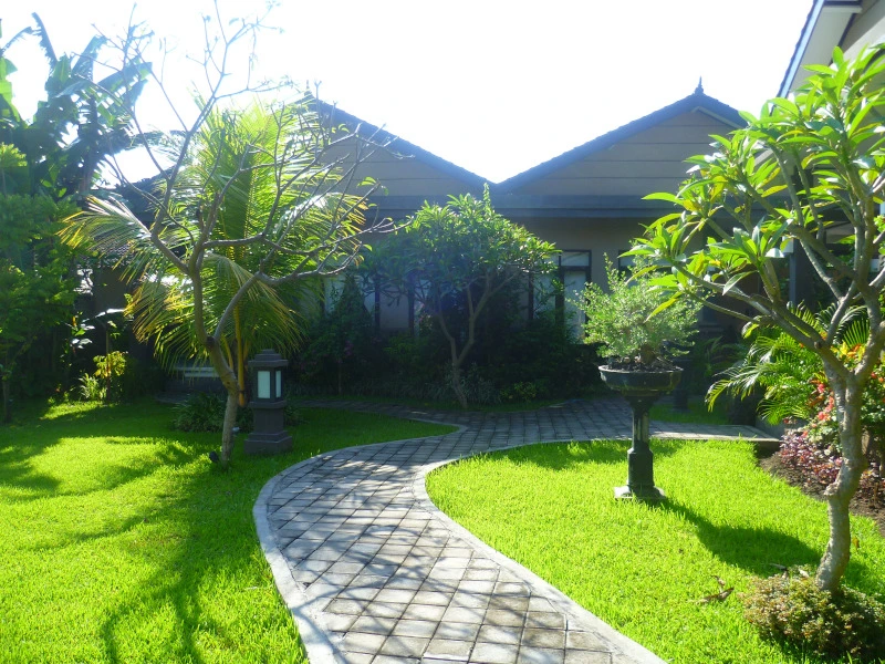 Gartenanlage von Ihrem Hotel in Pemuteran auf Bali