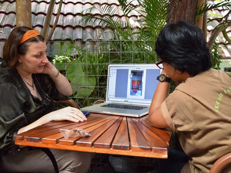 Bildbesprechung beim Fotokurs in Yogyakarta