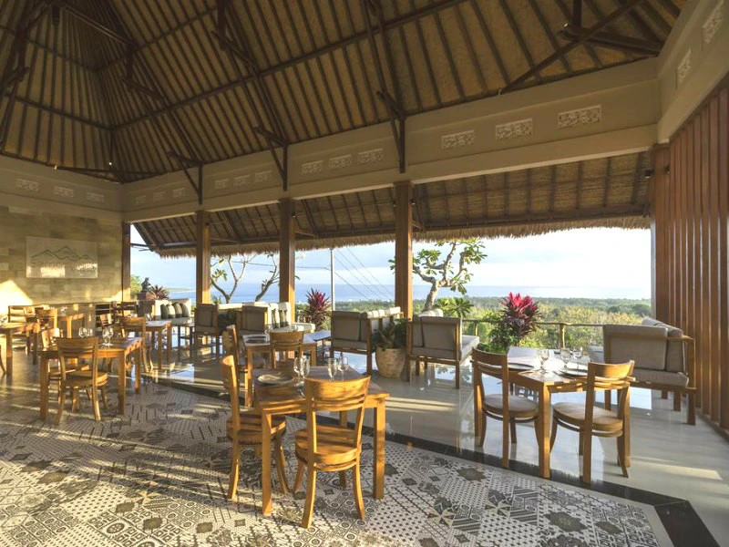 Hotelrestaurant auf den Semabu Hills in Nusa Penida auf Bali