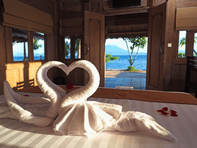 Chaletausblick aufs Meer bei Nusa Penida auf Bali