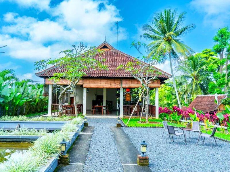 Hotelfront beim Ijen Vulkan auf Java