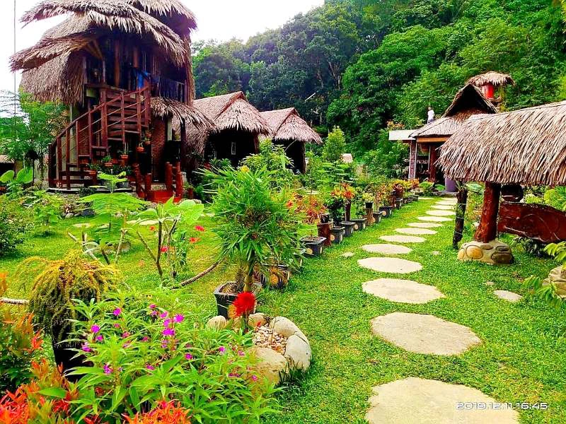 Hotelgarten in Bukit Lawang auf Sumatra