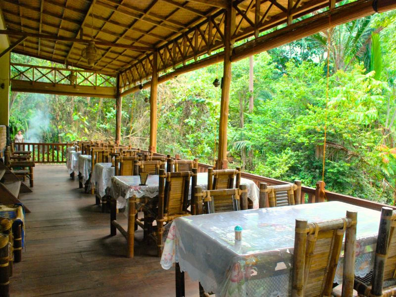 Hotelrestaurant in Tangkahan auf Sumatra