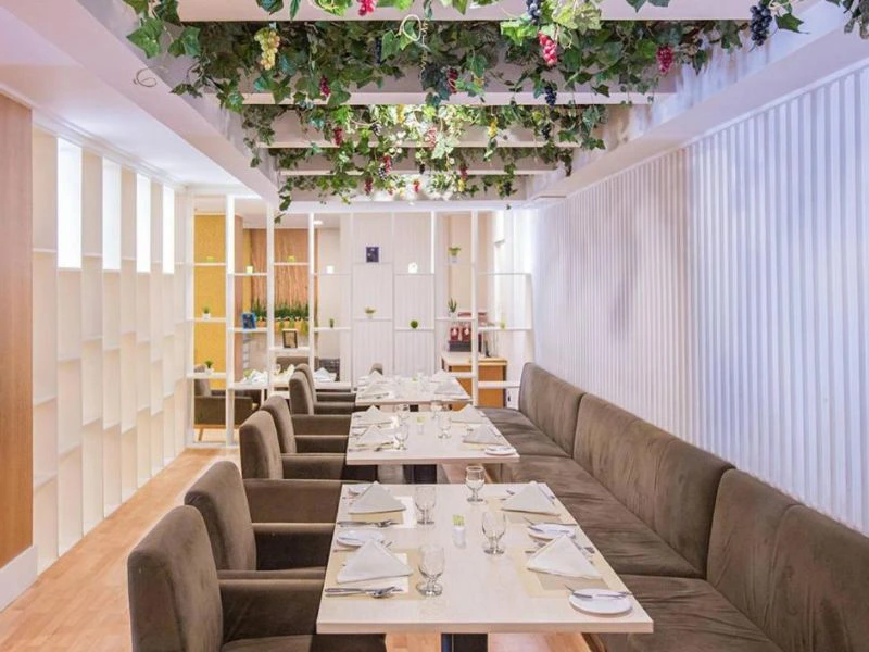 Restaurant im Hotel in Medan auf Sumatra, Indonesien