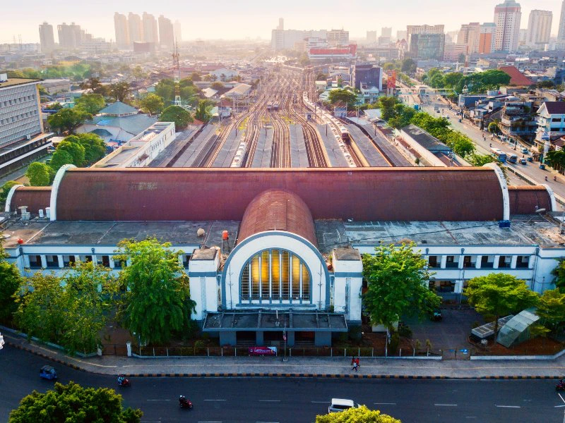 Bahnhof in Jakarta auf Java