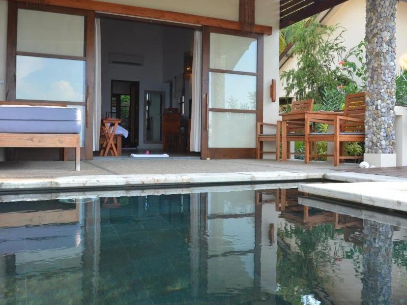 Chaletpool in Sekotong auf Lombok