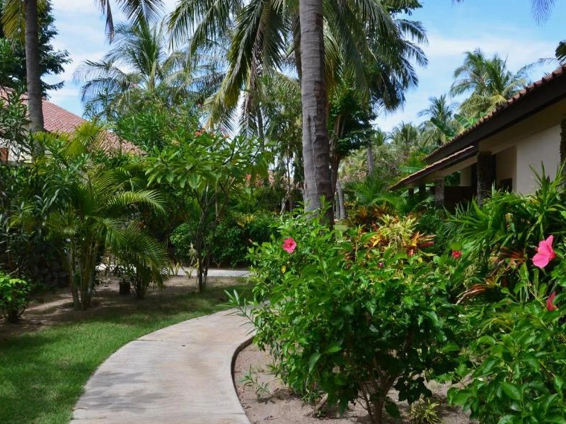 Hotelgarten in Sekotong auf Lombok