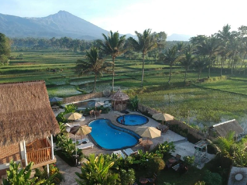Hotelpool in Tetebatu auf Lombok