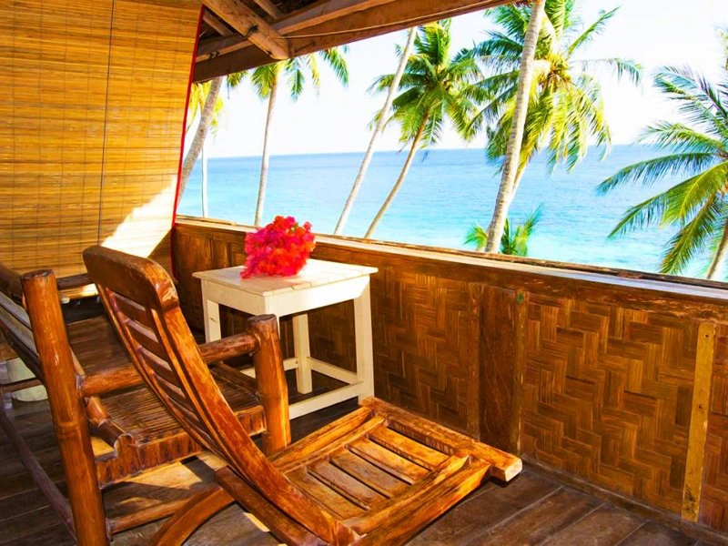 Balkon im Hotel auf Pulau Weh in Sumatra, Indonesien