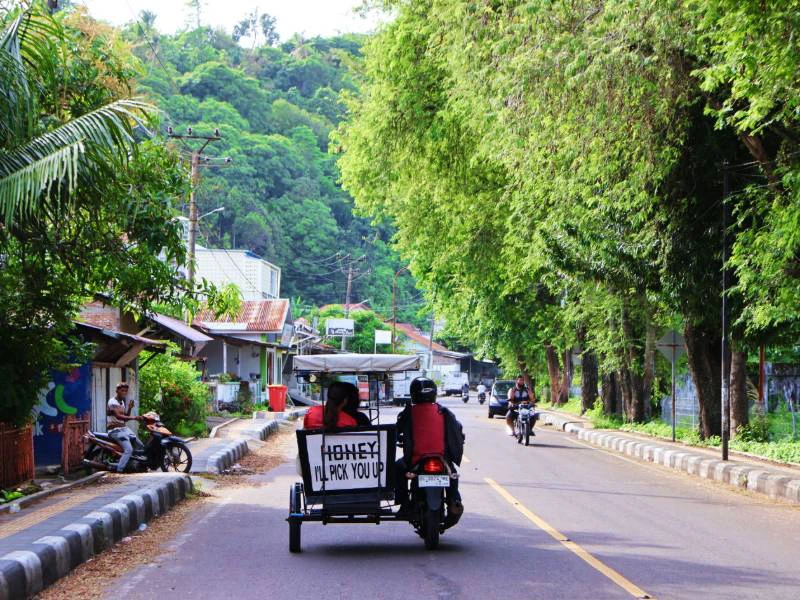 Becak auf den Straßen von Pulau Weh in Indonesien