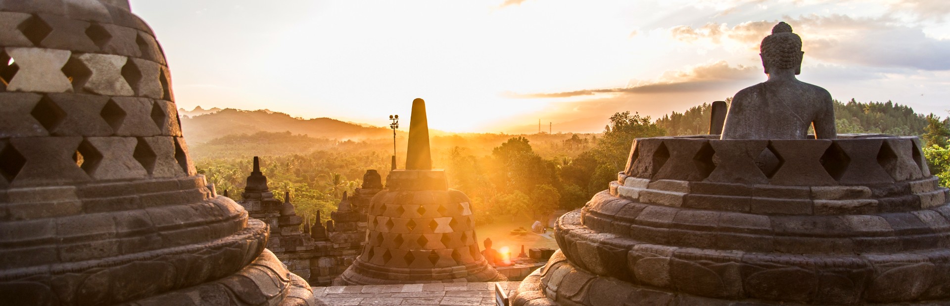 Sonnenaufgang am Borobudur auf Java