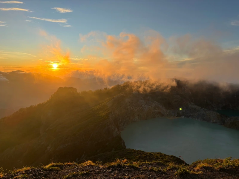 Sonnenaufgang auf Flores
