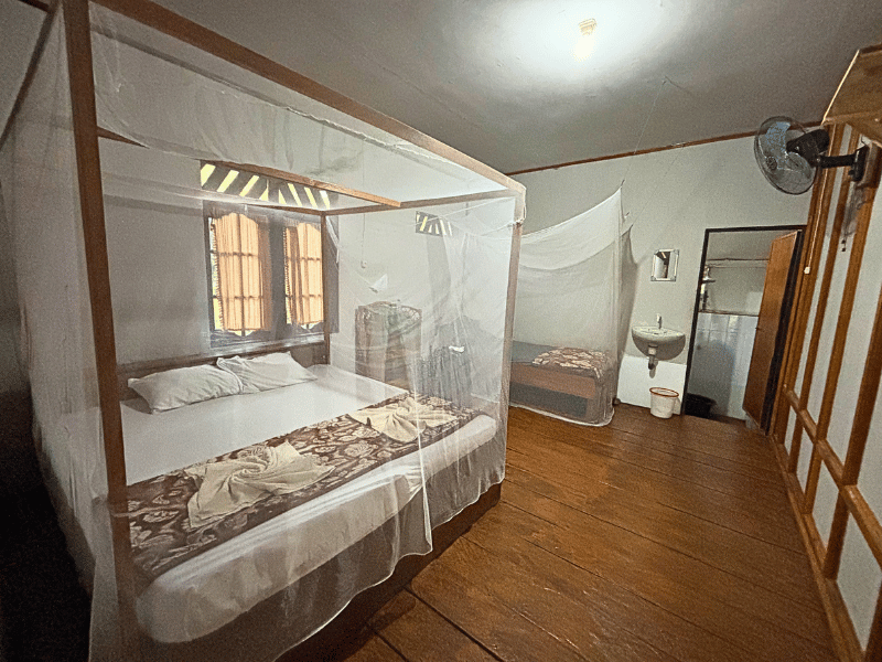 Zimmer in der Dschungellodge in Tangkahan, Indonesien