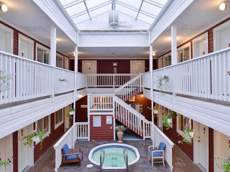 Innenhof im Hotel in Dawson