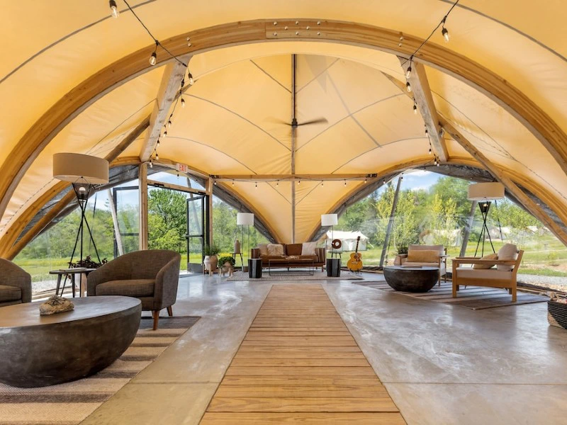 Innenansicht Lobby, Glamping Acadia