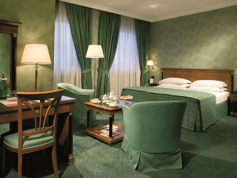 Hotelzimmer in Naples