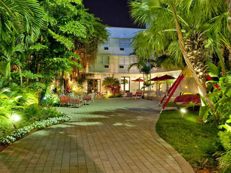 Patio Abend Miami Hotel