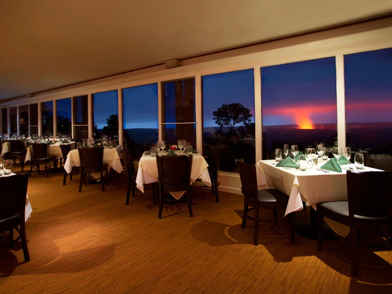 Restaurant mit Blick auf den Vulkan