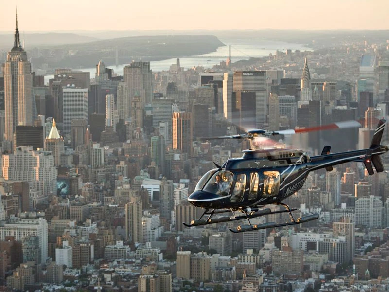 Flug mit dem Helikopter über New York