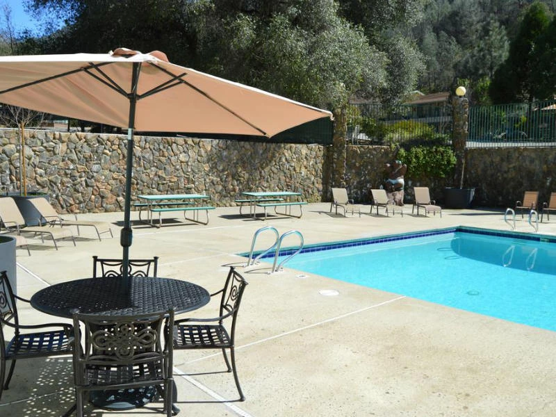 Pool zur Erfrischung beim Yosemite