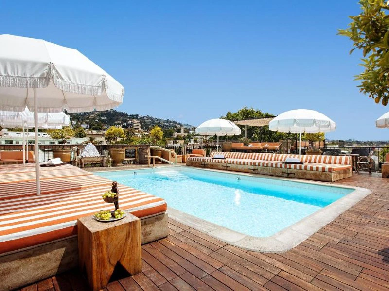 Hotelpool in Hollywood