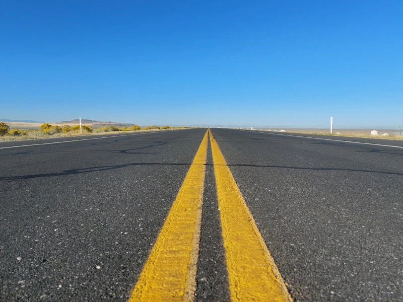 Eine einsame Straße in den USA