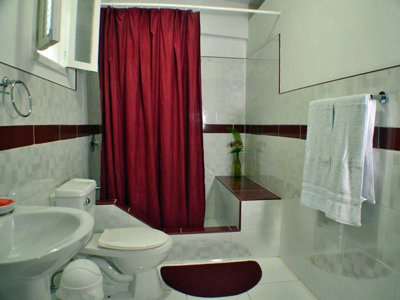 Bad einer Casa im Vorort von Santiago de Cuba