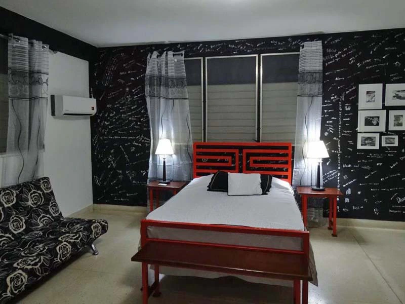 Zimmer einer Casa im Vorort von Santiago de Cuba