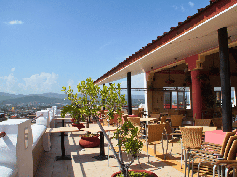 Bar im Hotel in Santiago de Cuba