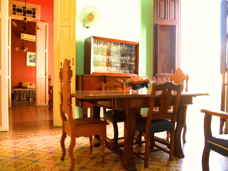 Tisch in einer Casa in Sancti Spiritus in Kuba