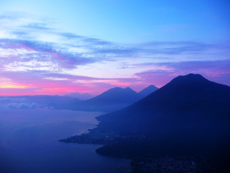 Sonnenaufgang am Atitlansee