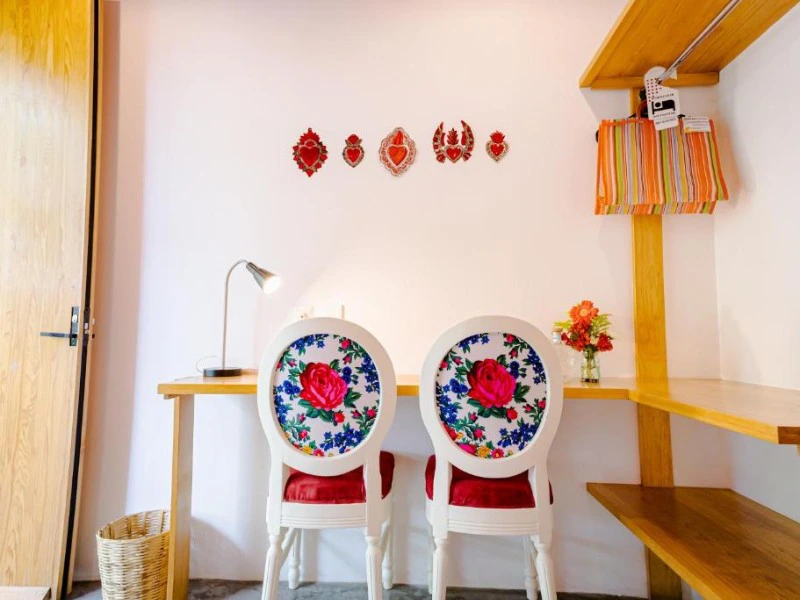 Stühle im Komforthotel