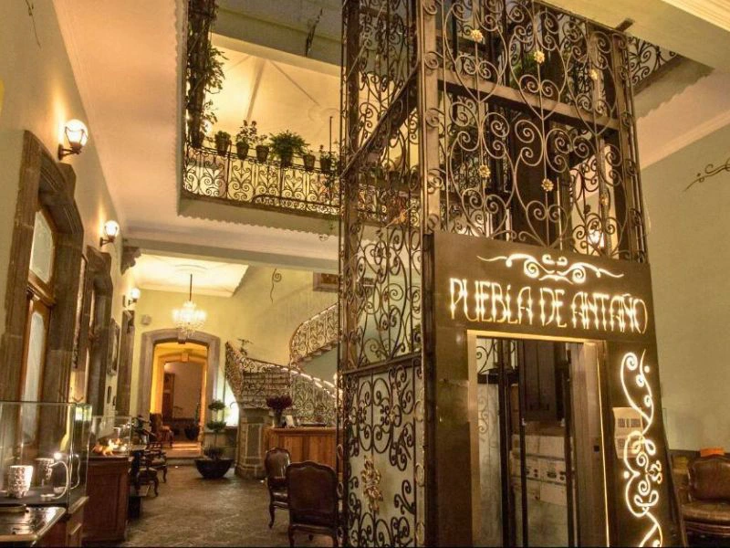 Lobby im Komforthotel in Puebla