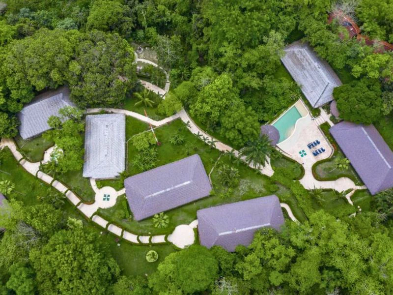 Blick von oben auf die Unterkunft außerhalb von Palenque