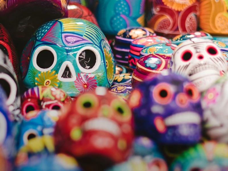 Bunte Masken aus Mexiko