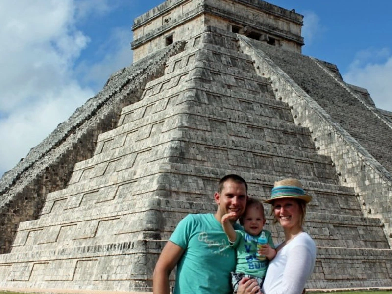 Mexiko mit Kindern - Familie in Chichen Itza