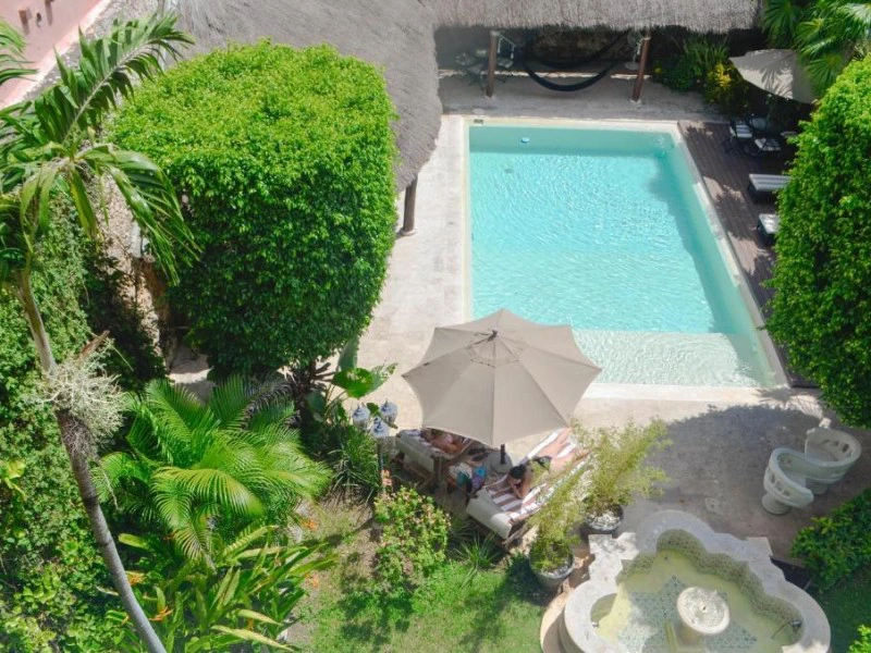 Pool des Komforthotels in Merida