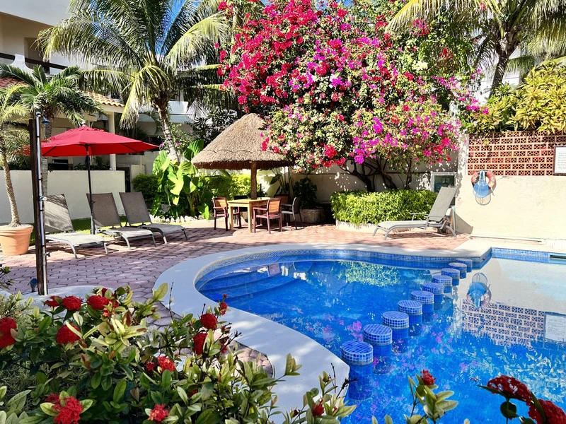 Pool des Hotels in Puerto Morelos in Mexiko