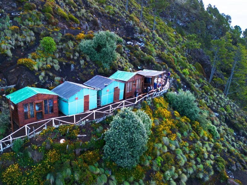 Einfache Unterkunft auf dem Vulkan Acatenango