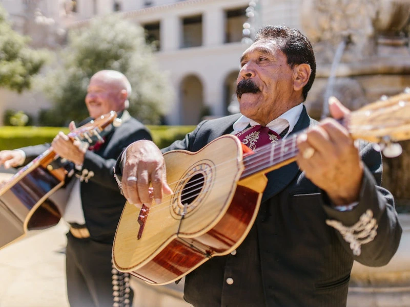 Mexikanische Band spielt Lieder