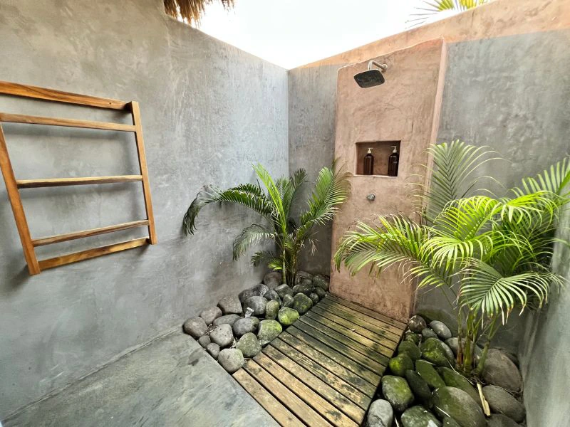 Dusche in der Komfortunterkunft in El Paredon, Guatemala